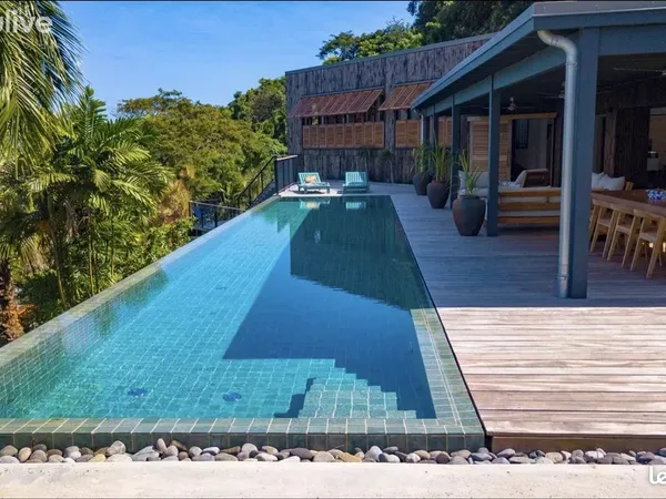 Villa 7 pièces 310 m² 