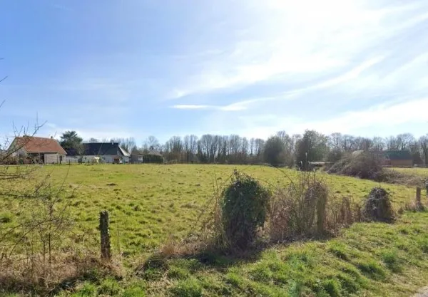 Terrain 718 m²