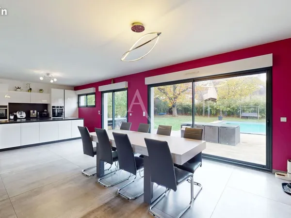 Propriété 7 pièces 209 m² 