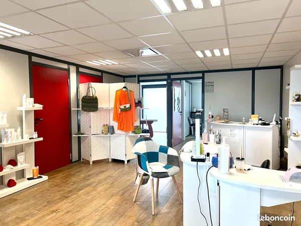 Institut de beauté 105 m² AMBERIEUX D AZERGUES 