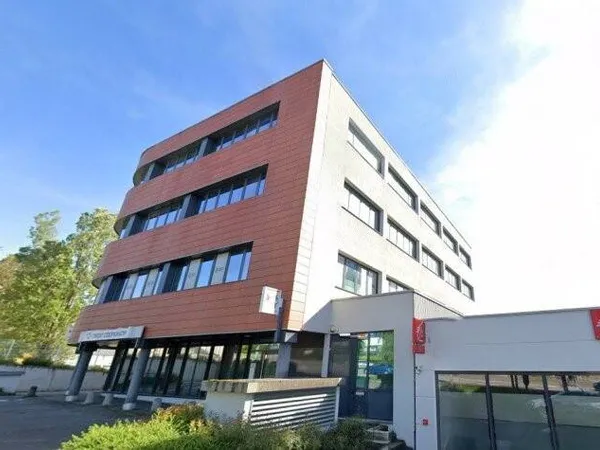 Bureau 140 m² 