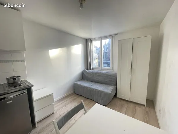 Studio 1 pièce 15 m² 