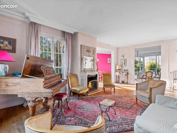 Maison 8 pièces 214 m² 