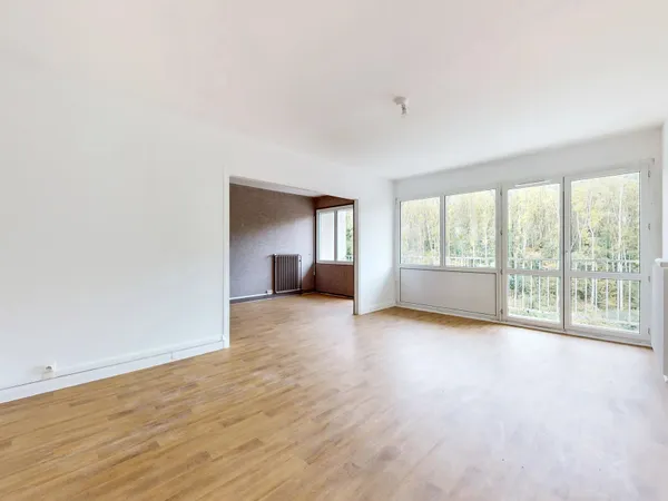 APPARTEMENT - 5 PIECES - CORBEIL-ESSONNES 
