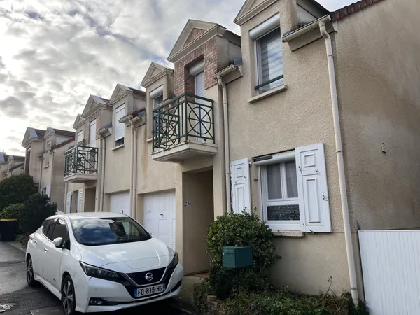 Maison 5 pièces 3 chambres - au calme 