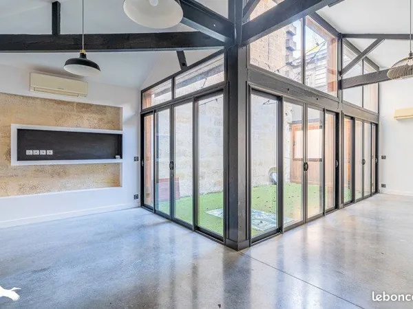 Loft 4 pièces 136 m² 