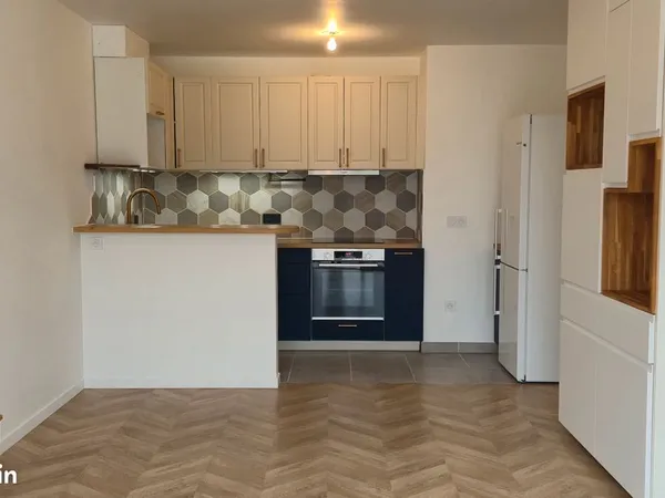 Appartement T3 de 57m² avec Balcon et Parking 