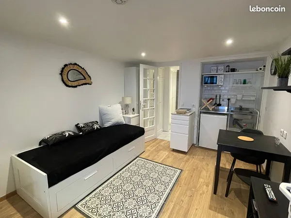 Studio 1 pièce 16 m² 