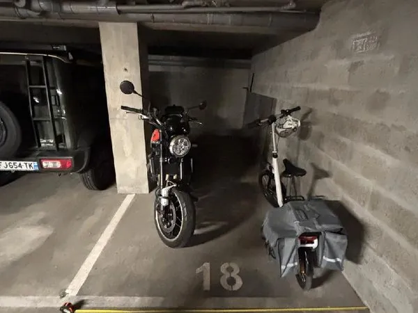 Parking motos proche gare 