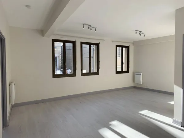 Appartement 2 pièces 67 m² 