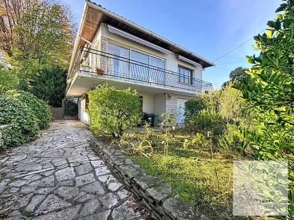 MAISON FAMILIALE AVEC PARCELLE DE 1300 M2 SUR CENON 
