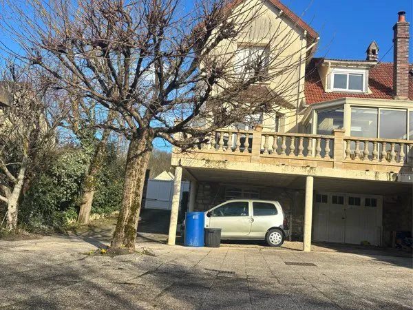 Maison - 7 pièces - 150m2 