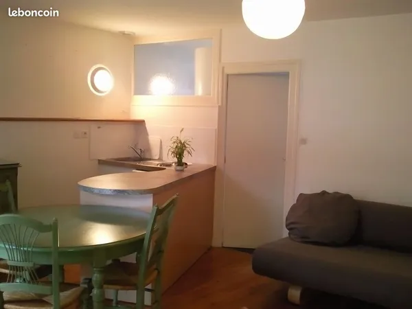 Particulier loue T2 meuble CV La Rochelle 