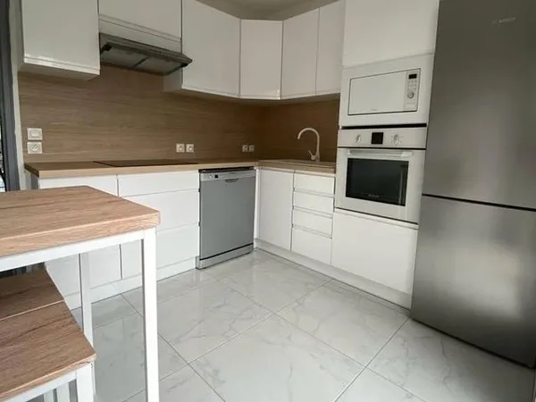 Chambre dans colocation étudiante 