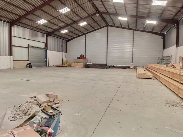 Local commercial 408 m² 