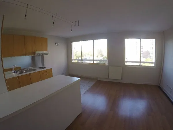 Studio 1 pièce 30 m² 