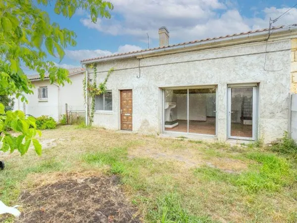 Maison en pierre de 5 pièces principales 