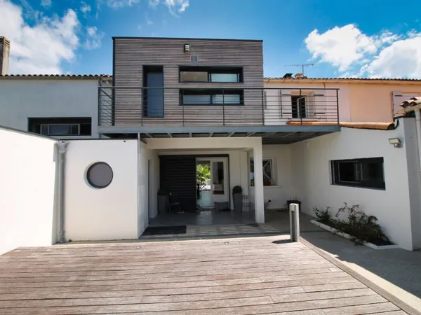 ST SULPICE DE ROYAN  CHARENTAISE LUMINEUSE  PISCINE - 5CHS