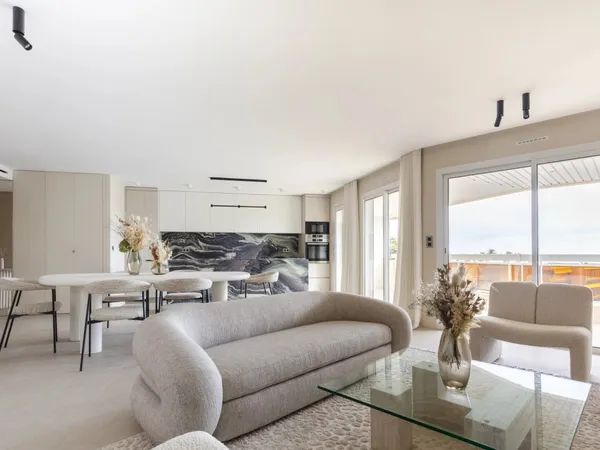 CANNES BASSE CALIFORNIE 