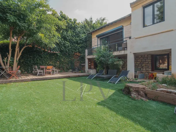 Superbe maison avec jardin à deux pas du centre-ville de Mon 