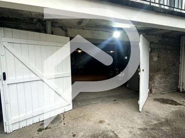 Parking/box 40 m² LE CHATELET EN BRIE 