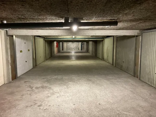 Garage fermé proche quartier chalet Toulouse centre 