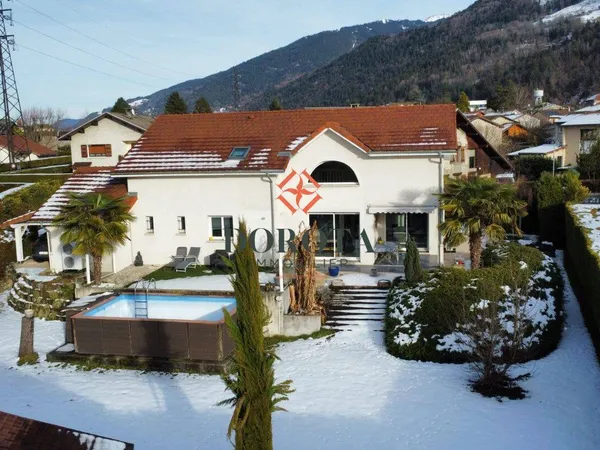 Maison de plain-pied 5 pièces 164 m² 