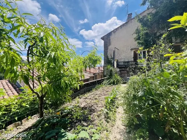 Maison 10 pièces 240 m² 