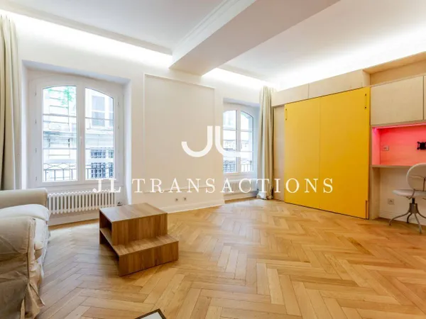 Studio 1 pièce 30 m² 
