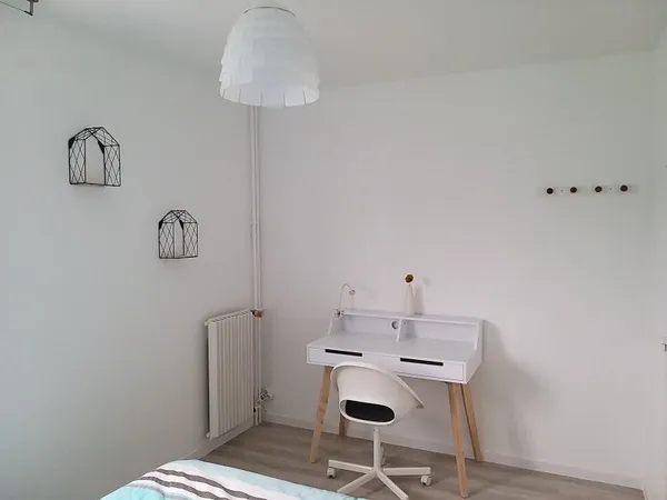 Propose colocation appartement 65m² proche Tram 1