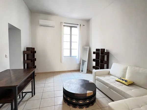 T2 meublé 40 m² - très bon état - proche port de plaisance 