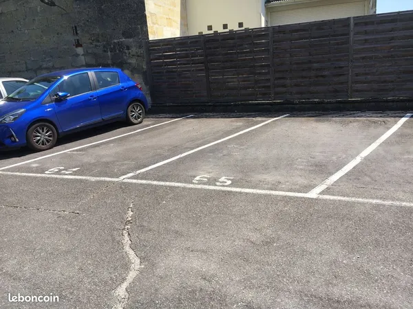 A LOUER parking aérien sécurisé 