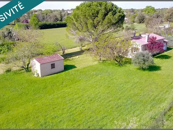 Villa de 74m² sur 2682m² de terrain clos 