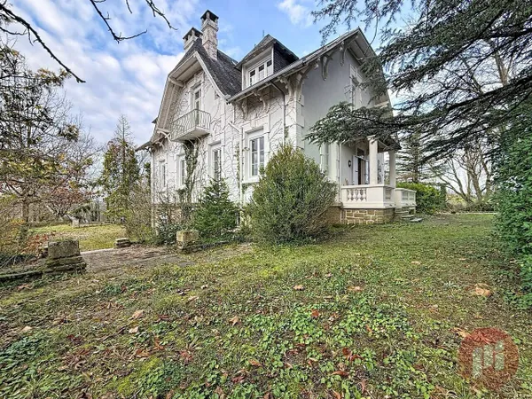 Maison 6 pièces 344 m² 