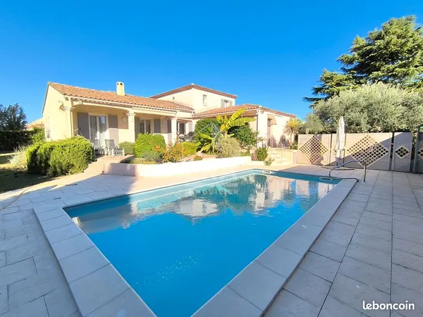 Propriété 5 pièces 175 m² 