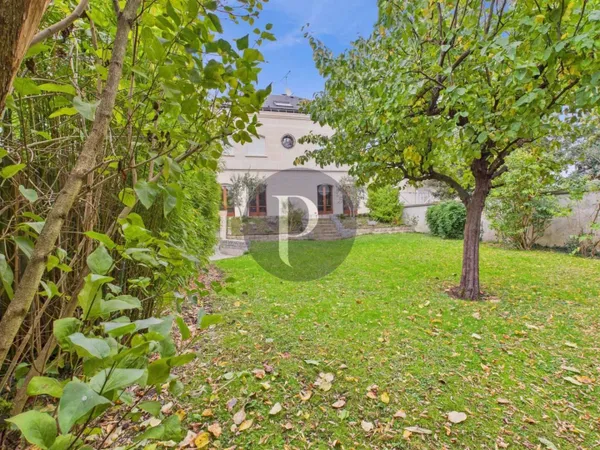 Maison 8 pièces 233 m² 