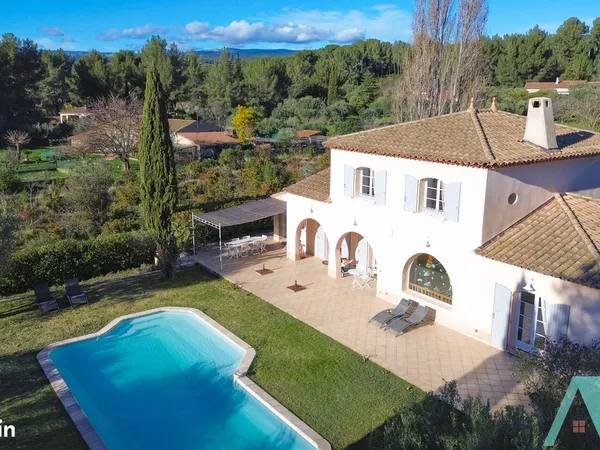 Propriété 5 pièces 185 m² 