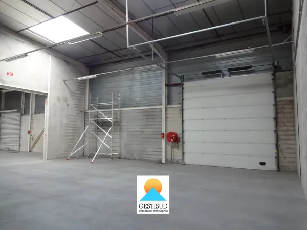 A Louer - Local d'activité 320 m2 - La Penne sur Huveaune 