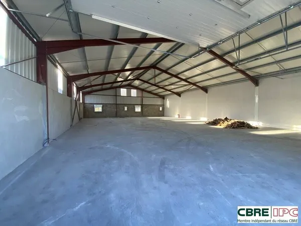 Entrepôt 420 m² 