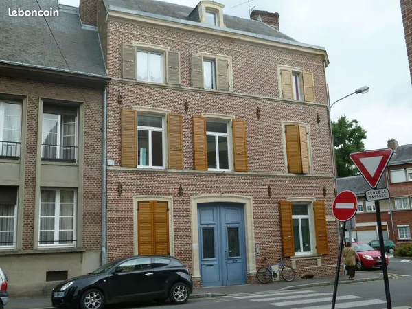 ABBEVILLE Appartement T2 a louer (libre de suite ) 