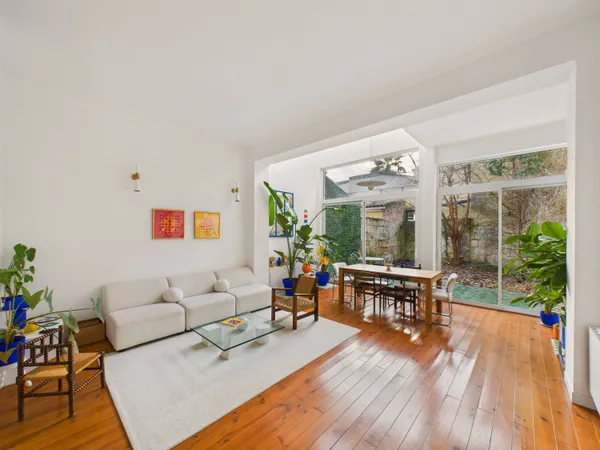Vends maison en pierre entièrement rénovée - 4 chambres + extérieur + bureau 