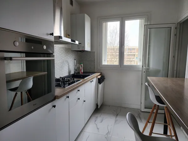 Appartement Toulouse 31400 TOULOUSE t4 75.25 m2 balcon et parking 