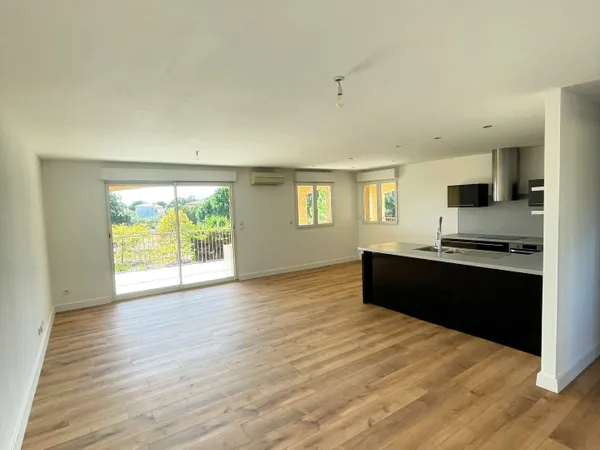 Borgo - T4 Refait à neuf - Terrasse de 40m2 