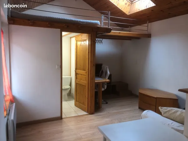 Grand studio Vandoeuvre village 