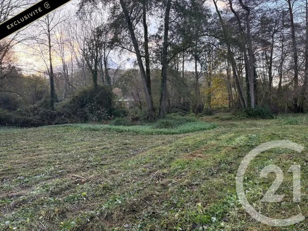 Terrain 3305 m² 