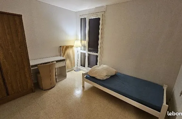 Studio 1 pièce 11 m² 