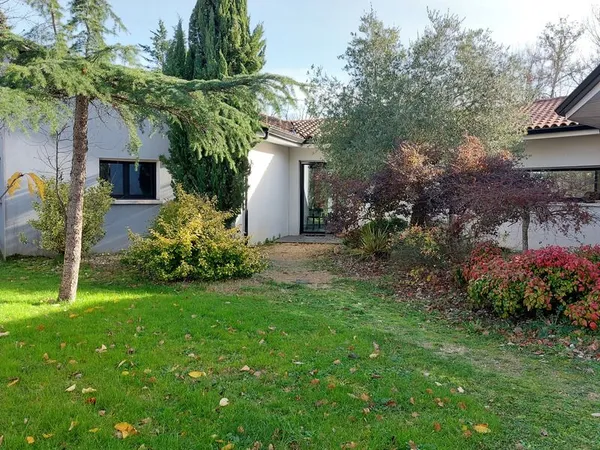 Maison 7 pièces 216 m² 
