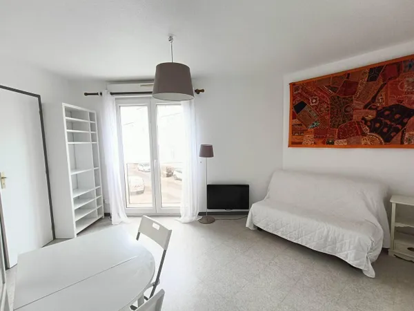 Studio 1 pièce 18 m² 