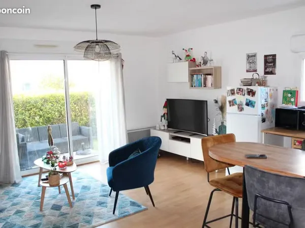 T3 rez de jardin, terrasse + parking à Plescop 