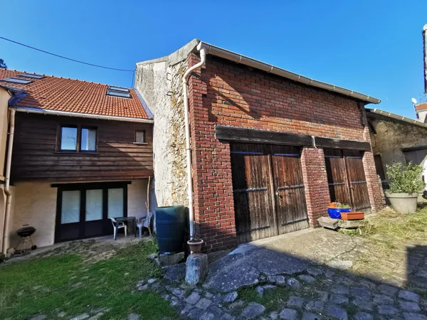 Vends Maison Loft avec dépendances + grange + 2 box parking 